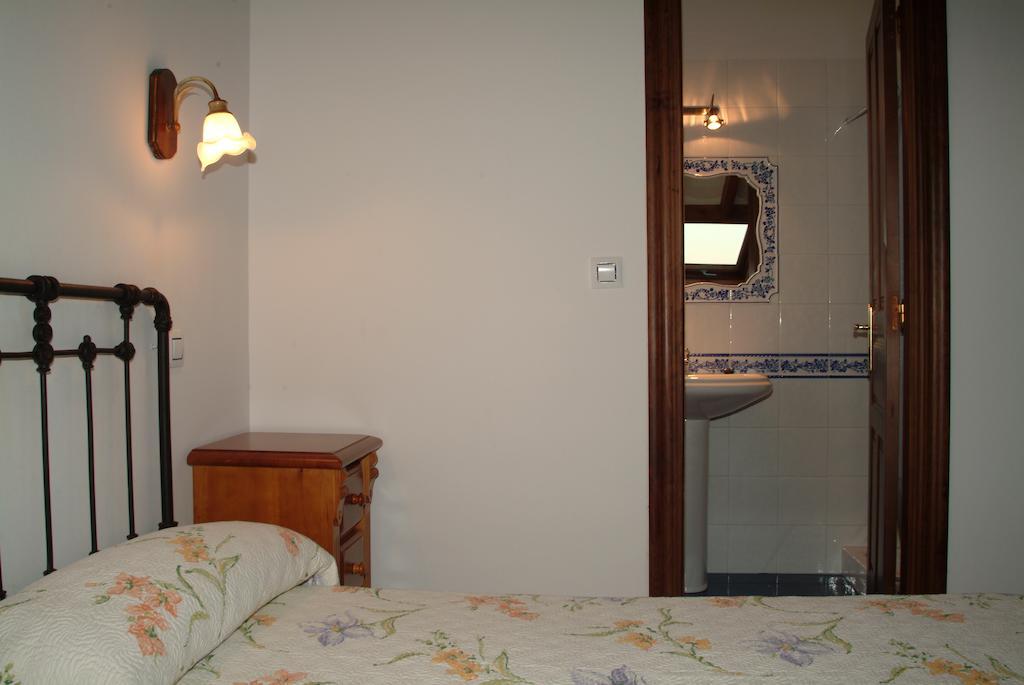 Hospedaje El Somante (Adults Only) San Vicente De La Barquera Room photo